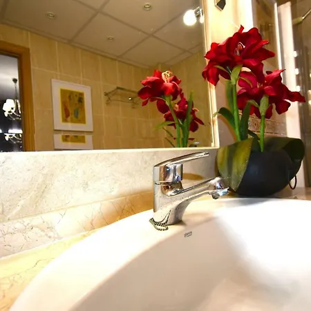 Renthas Beach Apartament Marbella